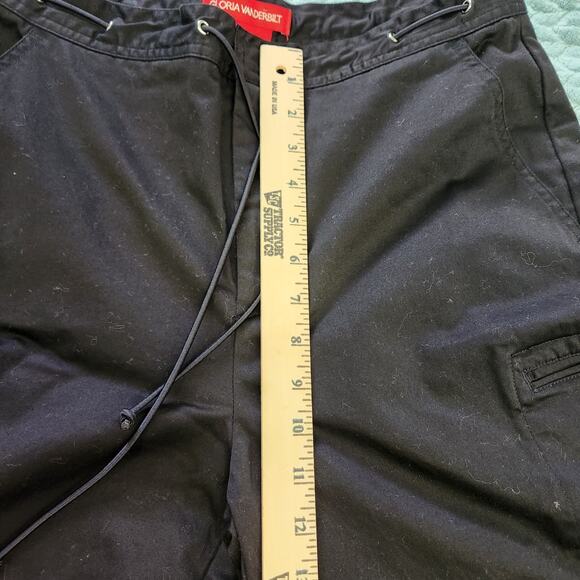 Gloria Vanderbilt Black 12 Cargo Capri Pants - Picture 10 of 14